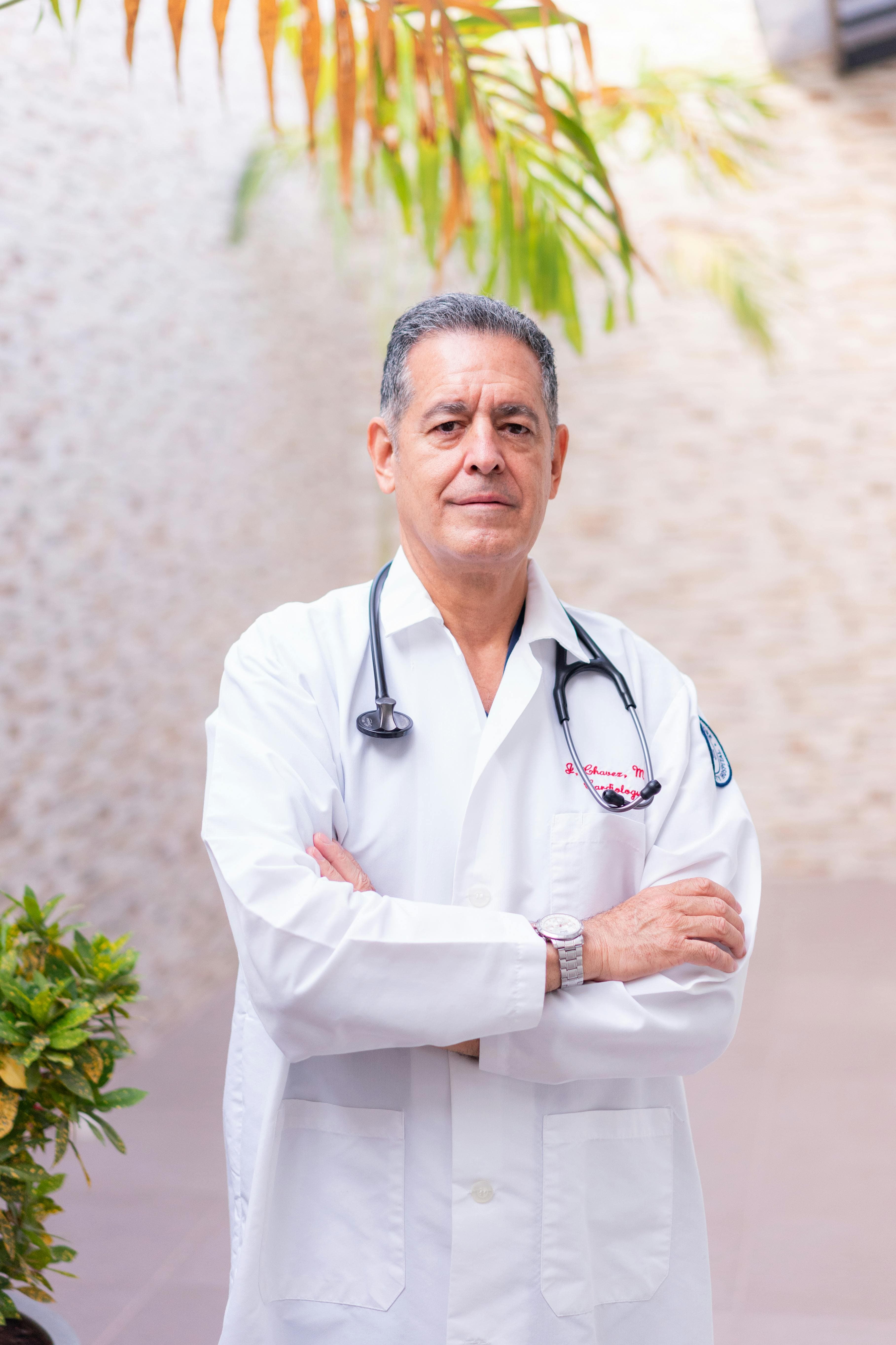 Dr. Alejandro Martínez